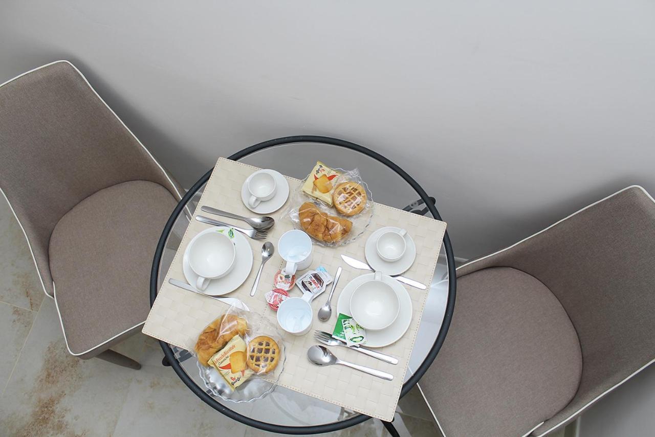 Antonietta De Pace Rooms By Napoli Milionaria B&B エクステリア 写真